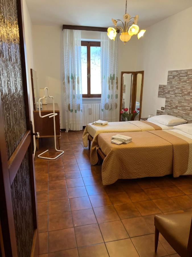 Casa Caterina 2 Storey House, With A Mountain View Toscolano Maderno Exterior foto