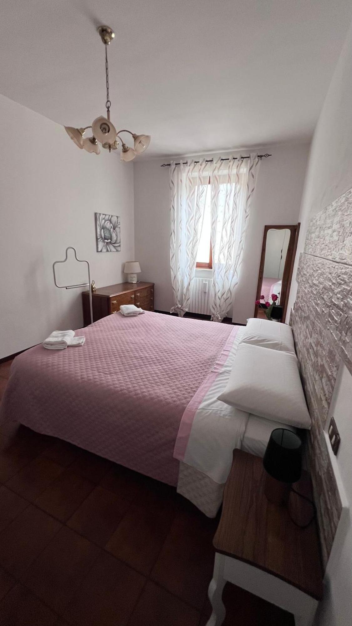 Casa Caterina 2 Storey House, With A Mountain View Toscolano Maderno Exterior foto